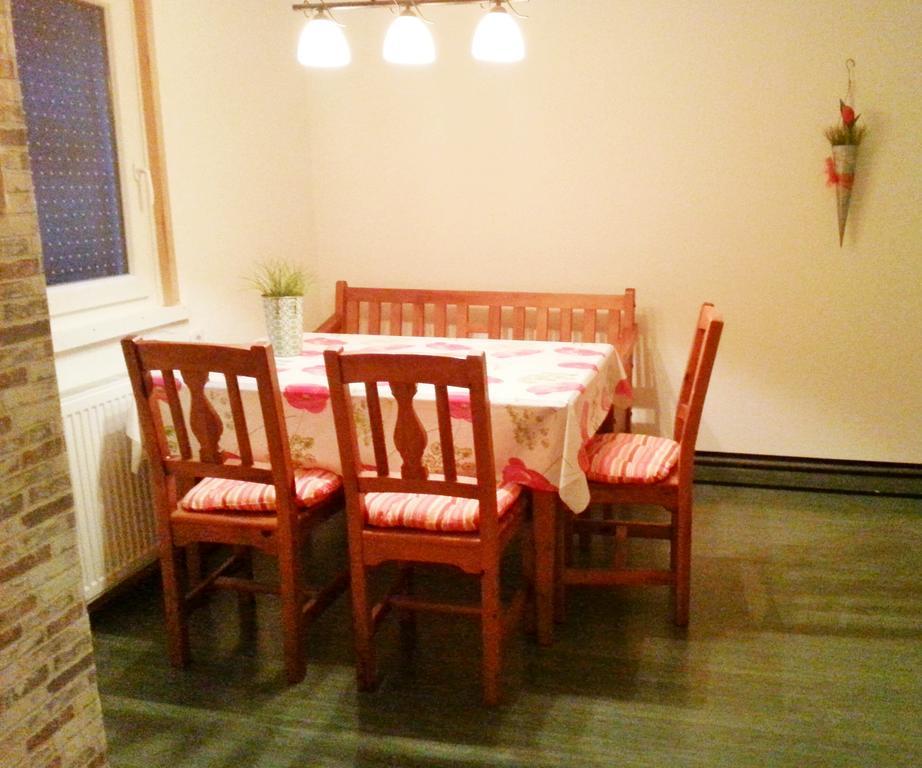 Ferienwohnung Am Nuerburgring 2.Og 아데나우 외부 사진